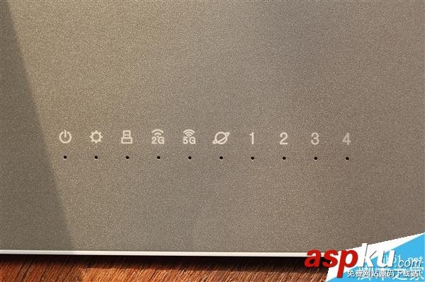 360安全路由5G版圖賞:薄如鼠標墊 360安全路由,5G