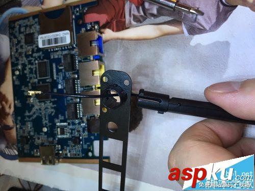 無線路由器怎么換天線? 無線路由改裝SMA天線接口的教程 路由器,SMA接口