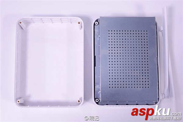 新一代小米路由器換硬盤圖文教程：容量暴增兩倍