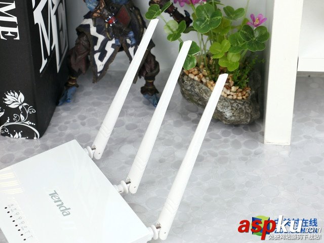 3天線WiFi＂小白＂ 騰達F3無線路由器賞析