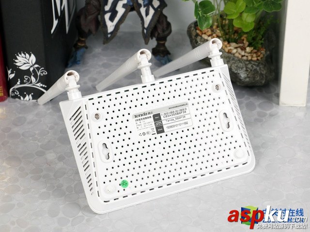 3天線WiFi＂小白＂ 騰達F3無線路由器賞析