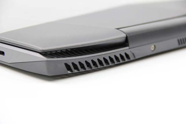 夢幻般的游戲本 雷神911 Traga-T6c評測 