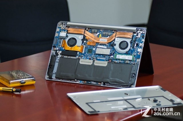 全金屬4K輕薄款 華碩UX501拆解圖賞