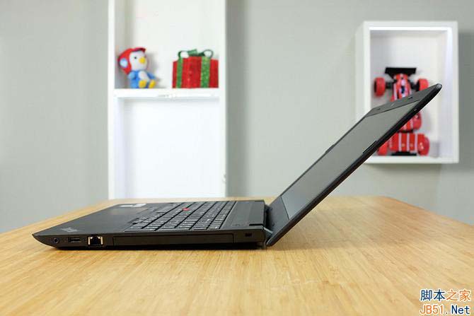 ThinkPad E575外觀解析