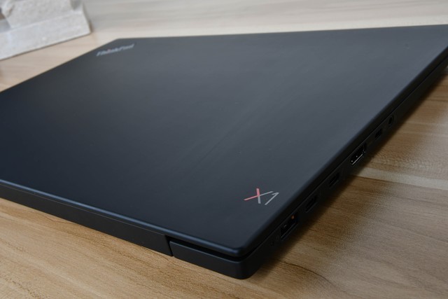 黑衣隱士還是極限武士？ThinkPad X1隱士評測 