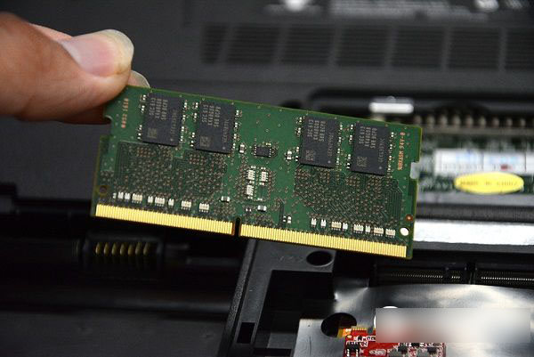 機(jī)械師F117怎么升級(jí)內(nèi)存硬盤(pán)?機(jī)械師F117筆記本增加內(nèi)存與硬盤(pán)方法