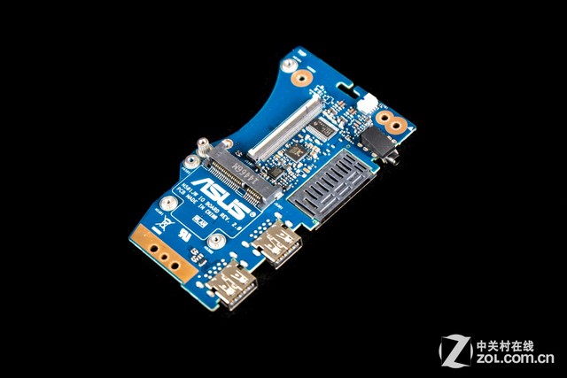 華碩UX501全面拆解 