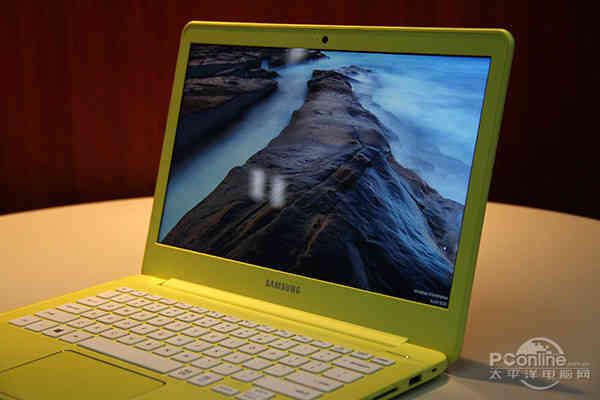 瑰麗彩殼配靚女 三星910S3K輕薄本評(píng)測(cè)
