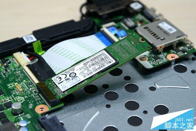 惠普WASD暗影精靈拆電池、內存、硬盤