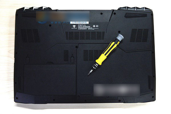 機(jī)械師F117怎么升級(jí)內(nèi)存硬盤(pán)?機(jī)械師F117筆記本增加內(nèi)存與硬盤(pán)方法