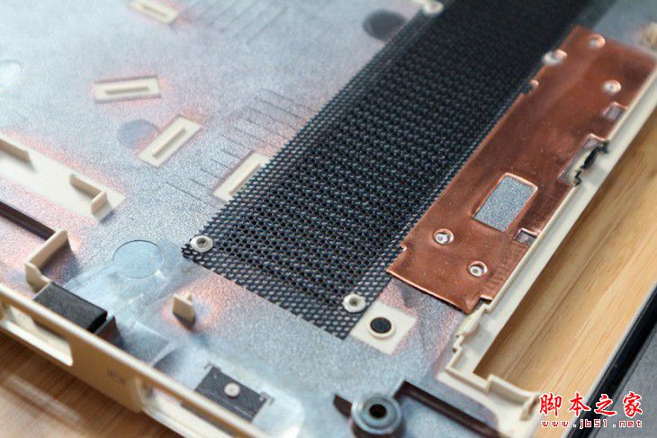 戴爾Vostro 14 5000怎么樣？戴爾Vostro 14 5000筆記本詳細(xì)拆機(jī)圖文評(píng)測(cè)