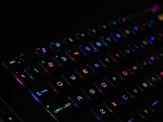RTX 2080S Max-Q+十代i9 微星絕影2 GS66評測 