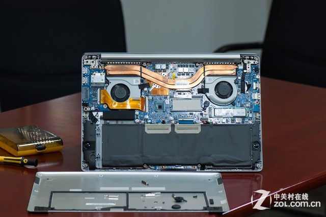 全金屬4K輕薄款 華碩UX501拆解圖賞