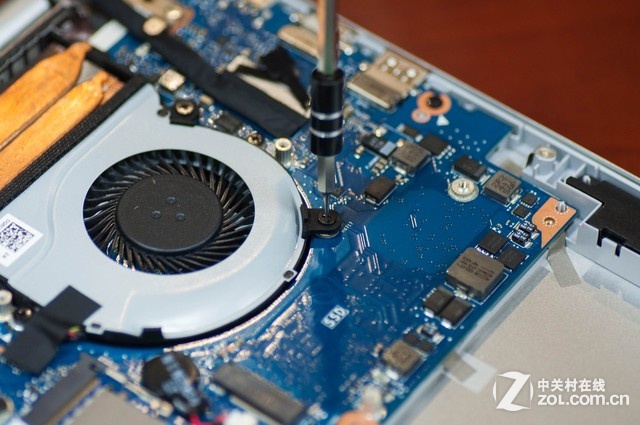 全金屬4K輕薄款 華碩UX501拆解圖賞