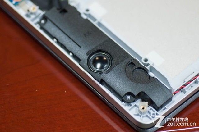 全金屬4K輕薄款 華碩UX501拆解圖賞