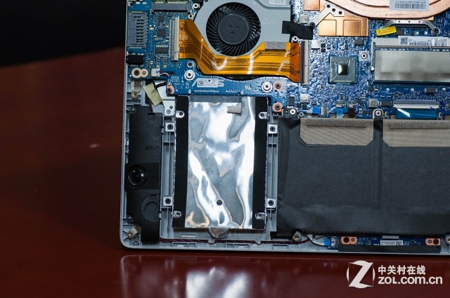 全金屬4K輕薄款 華碩UX501拆解圖賞