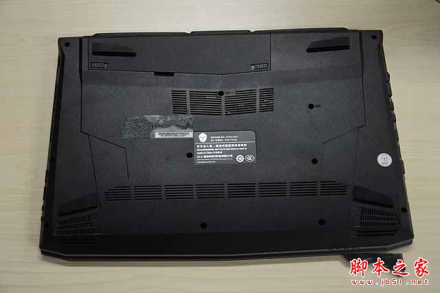 雷神ST-Plus游戲本值得買嗎？雷神ST-Plus游戲本開箱評測圖賞