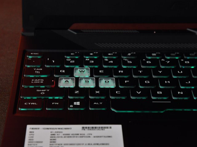 首搭銳龍7 4800H！華碩天選二次元游戲本評測 