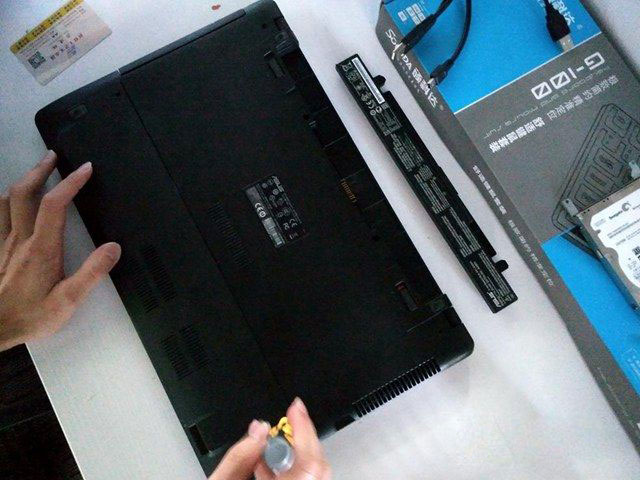 華碩X550C怎么拆機 華碩X550C清理灰塵與升級SSD教程