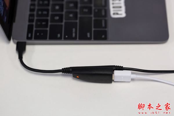FINsix筆記本電源附帶USB-C接口