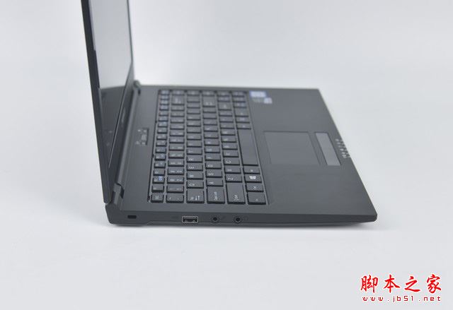 同方夜鶯鋒銳X30-S值得買嗎？同方夜鶯鋒銳X30-S商務(wù)本詳細(xì)評(píng)測(cè)圖解