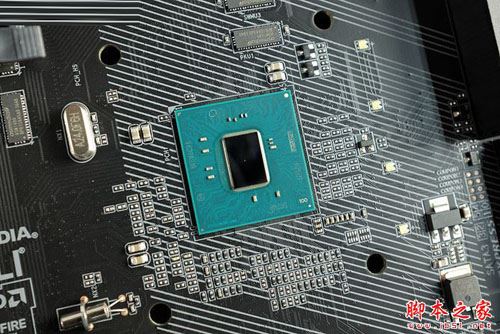 三、拆解解析：11相供電、雙M.2