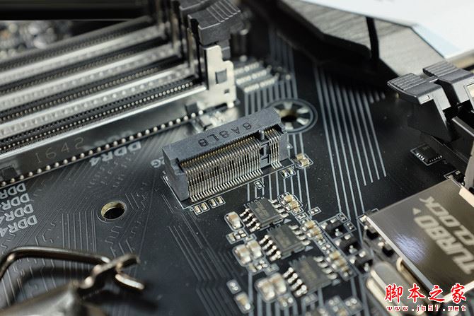三、拆解解析：11相供電、雙M.2