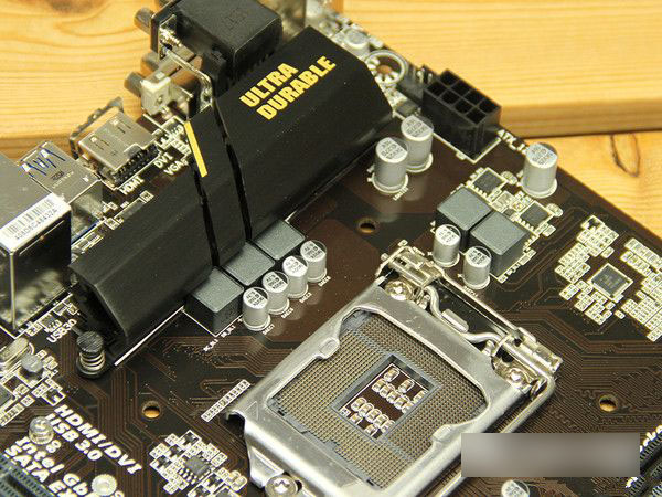 B150和C232哪個好 C232和B150主板區(qū)別對比