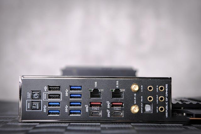Z490主板首測 對比上代提升了什么？ 