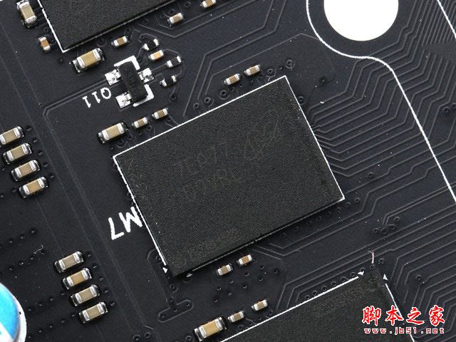 iGame GTX 1080怎么樣？帶屏幕的iGame GTX 1080評(píng)測(cè)+拆解圖
