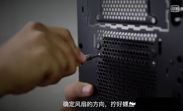 水冷顯卡怎么安裝？一體式水冷顯卡安裝教程