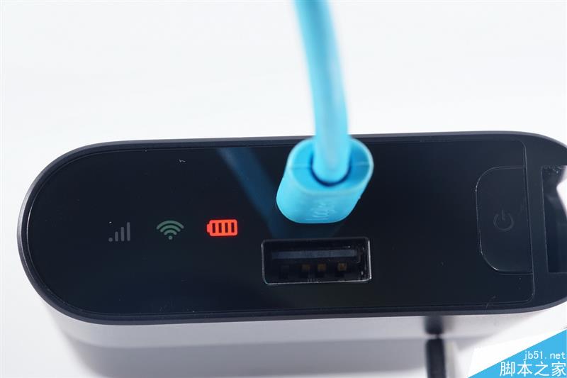 全網首拆:紫米4G路由器MF885拆解