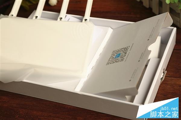 149元！小米路由器3開箱圖賞：比iPhone 6還薄