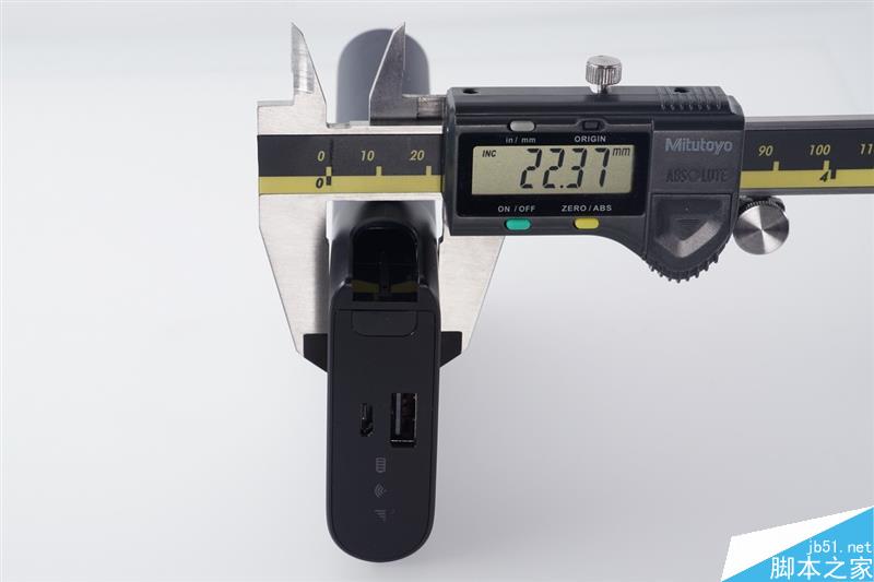 全網首拆:紫米4G路由器MF885拆解