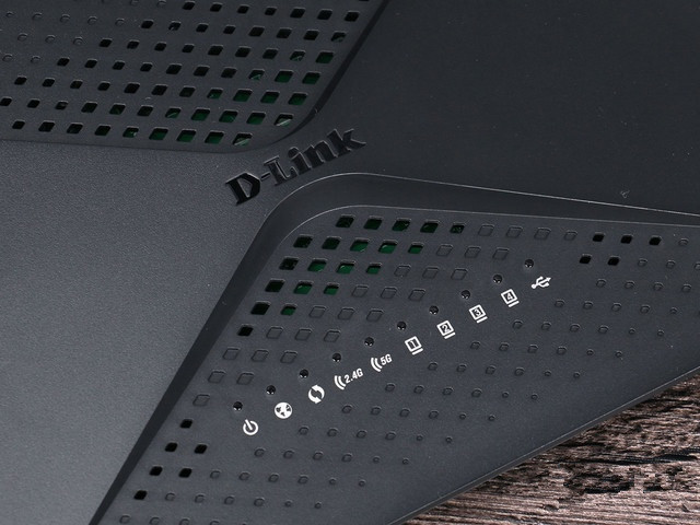 拆機實驗室:探秘D-Link X路由強勁內芯