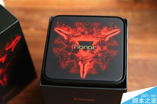 榮耀路由Pro游戲版開箱圖賞:玩CF有經驗加成