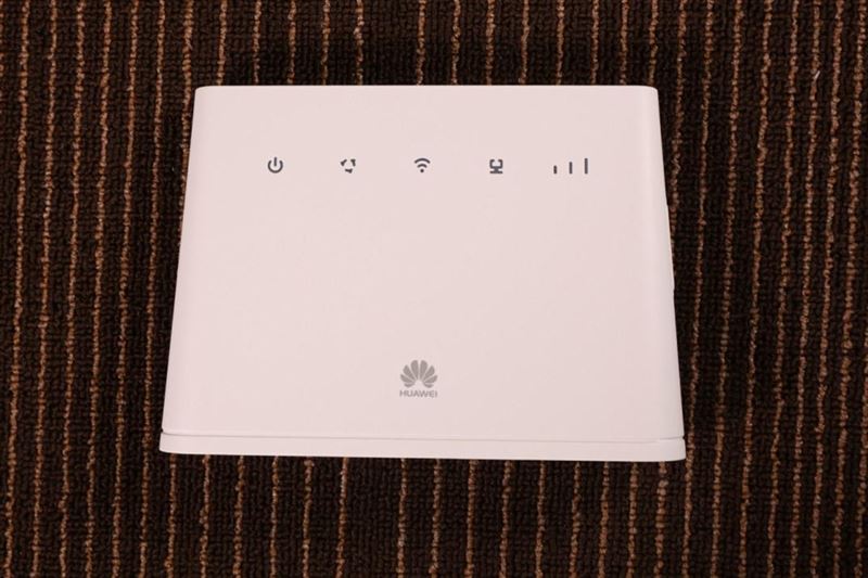 插卡就能用!華為4G路由 2評測:支持全網通