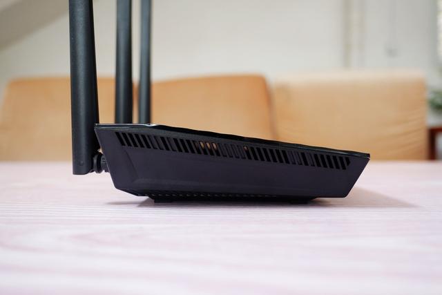 華碩 RT-AC66U B1：1750M傳輸速率中的實(shí)力派
