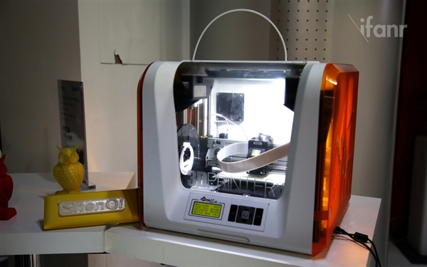 1999元的3D打印機(jī)來了!