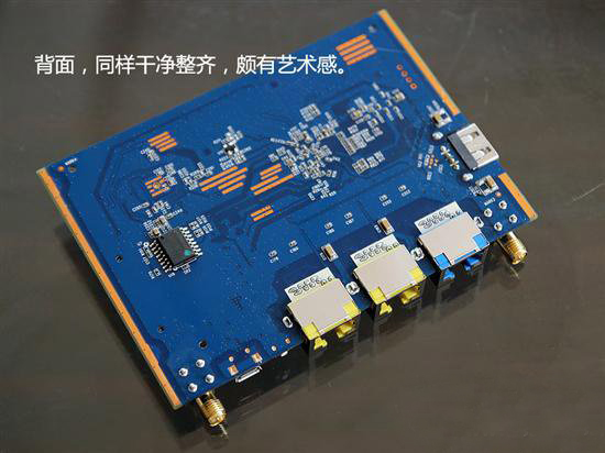 極路由2拆解評(píng)測(cè) 極路由極貳拆解3