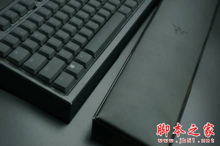 勝過機械鍵盤？ Razer雨林狼蛛幻彩版鍵盤體驗！