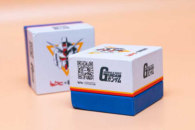 高達(dá)，屹立在電腦桌上，IKBC RX-78-2配色機(jī)械鍵盤