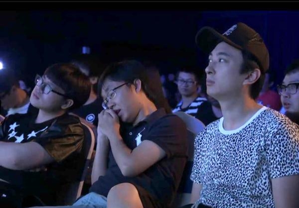 Sky李曉峰首款創(chuàng)業(yè)鼠標發(fā)布!王思聰捧場