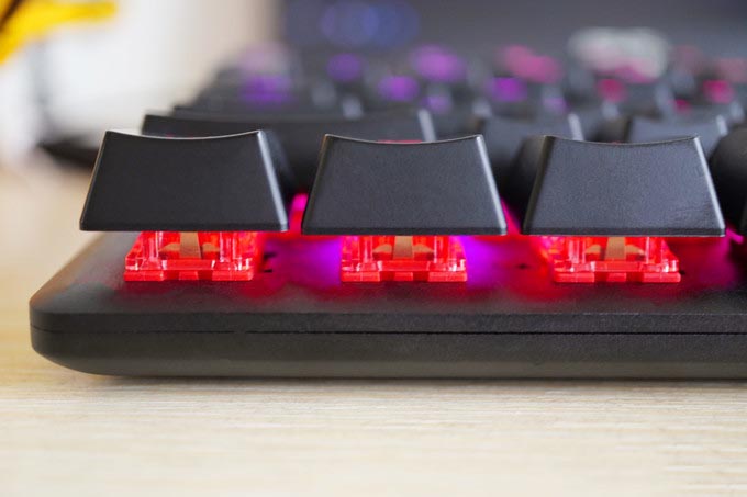 輕質反饋快，光效“誠”會玩——HyperX阿洛伊起源競技版紅軸鍵盤