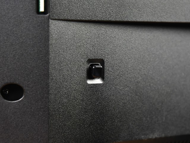 55寸巨屏顯示器 你家的主機已經按捺不住了！ 