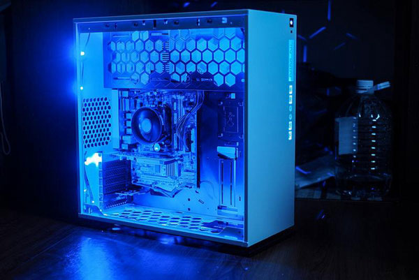 土豪就是任性 萬元級i7-7700K配GTX1070高端電腦配置推薦