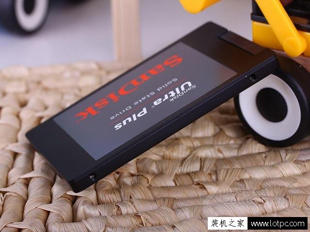 SSD固態硬盤知識：關于閃存芯片什么是原片、白片、黑片？