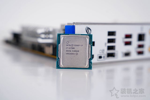 高顏值雪武戰(zhàn)姬純白主題，i7 11700K配RTX3070水冷主機方案