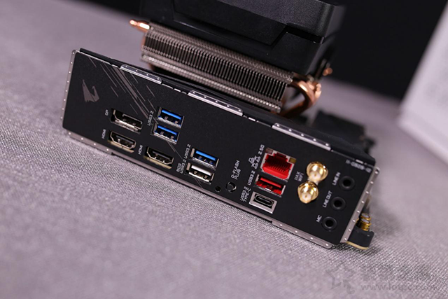 ITX裝機實錄！AMD銳龍R5 3600配RX5700XT獨顯ITX主機配置推薦