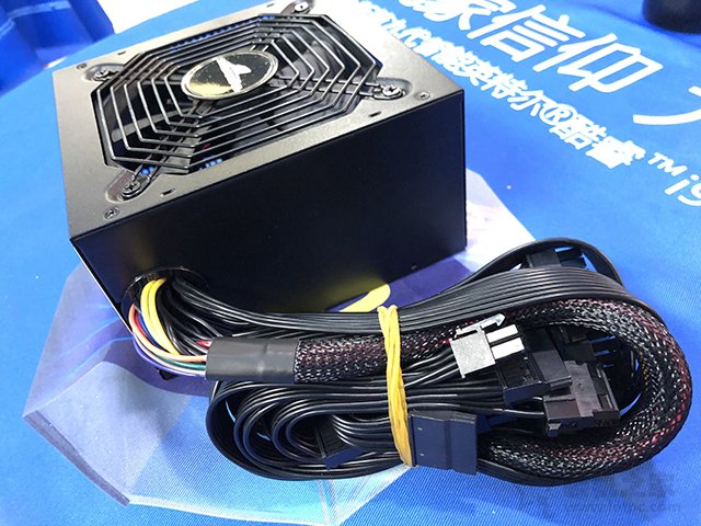 電源全模組和非模組有什么區(qū)別？全模組、半模組、直出線電源知識(shí)